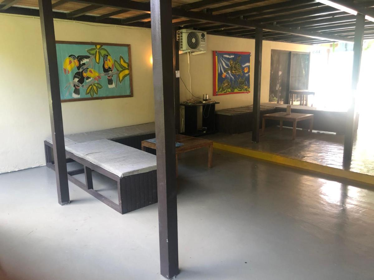 Be My Guest Cabinas Puerto Viejo de Talamanca Exterior photo