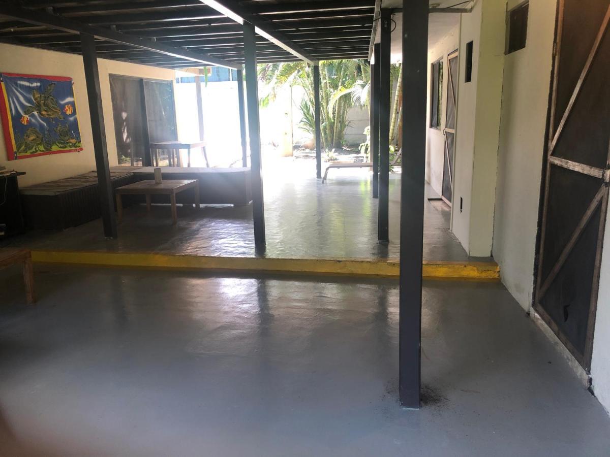 Be My Guest Cabinas Puerto Viejo de Talamanca Exterior photo