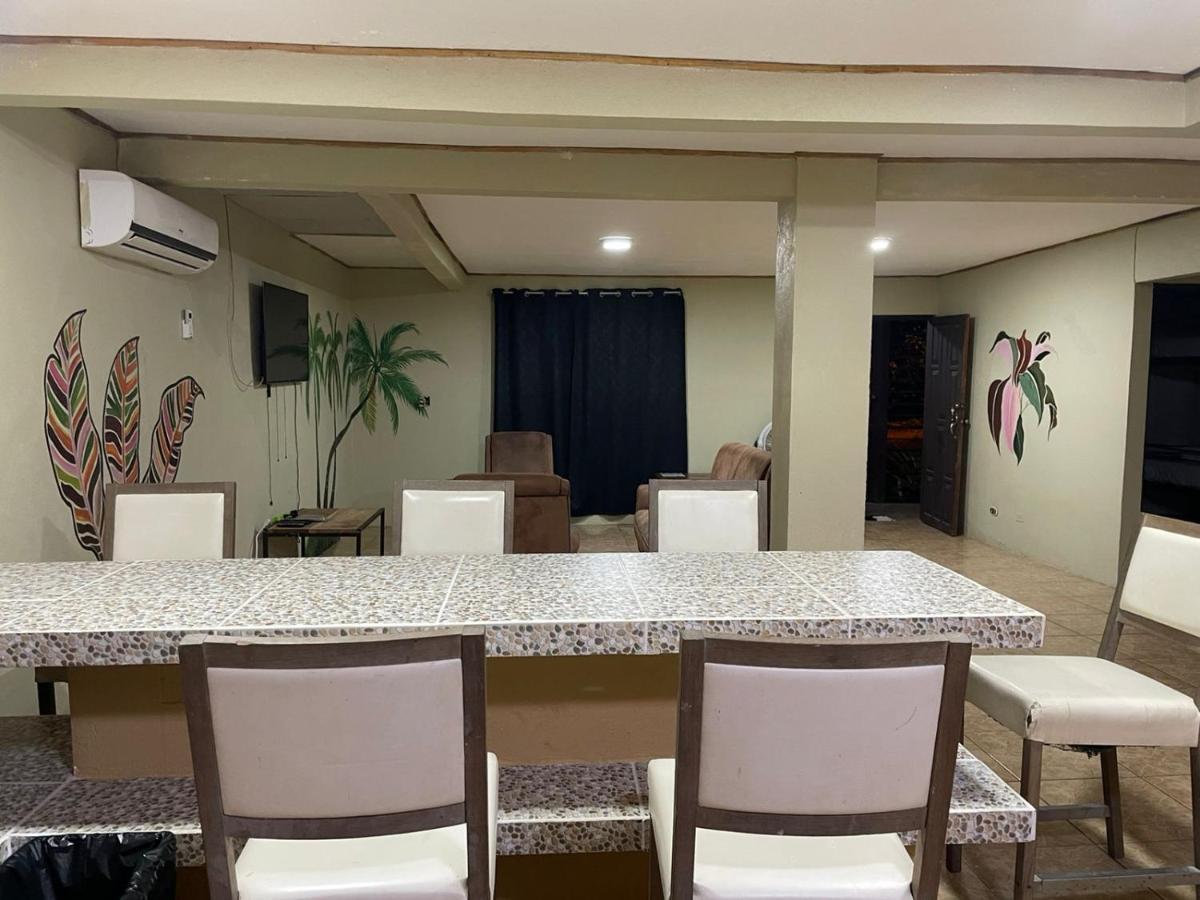 Be My Guest Cabinas Puerto Viejo de Talamanca Exterior photo