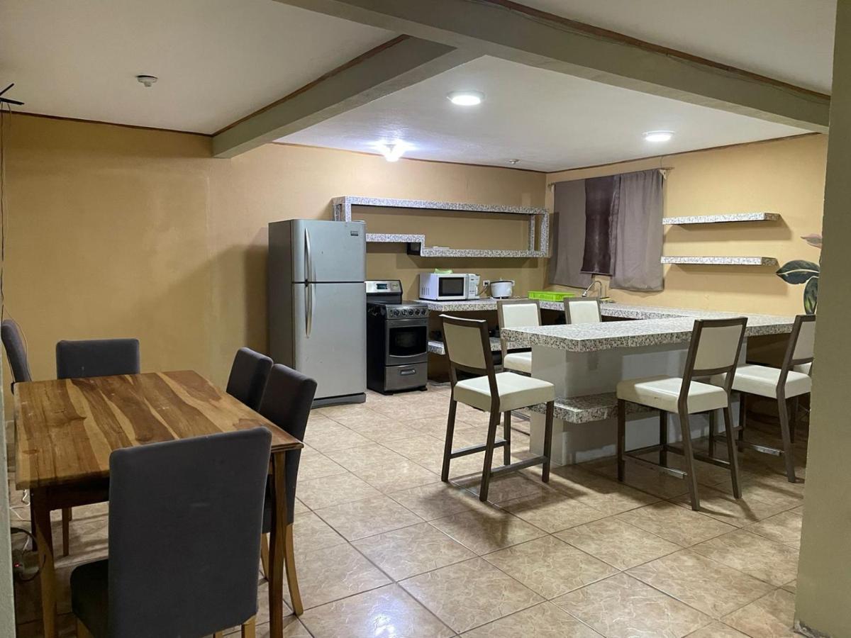 Be My Guest Cabinas Puerto Viejo de Talamanca Exterior photo