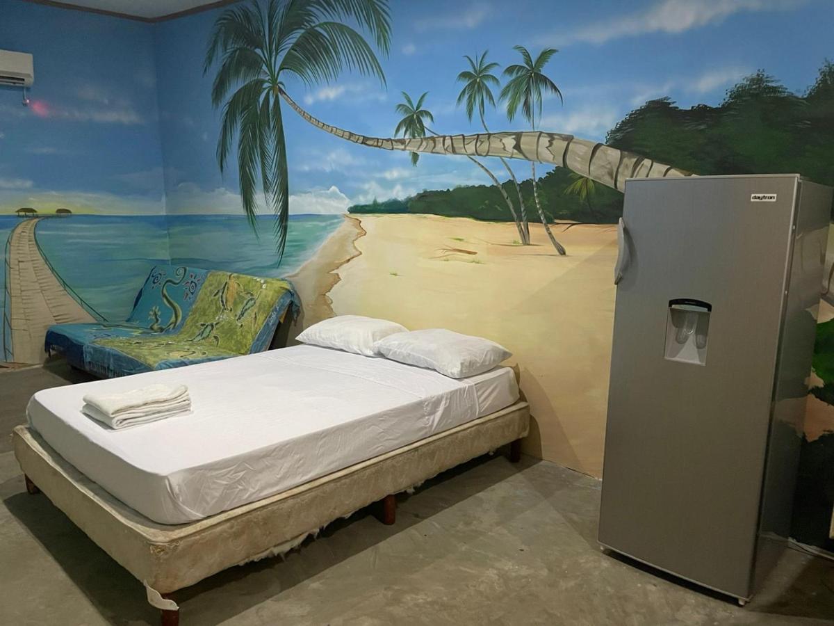 Be My Guest Cabinas Puerto Viejo de Talamanca Exterior photo