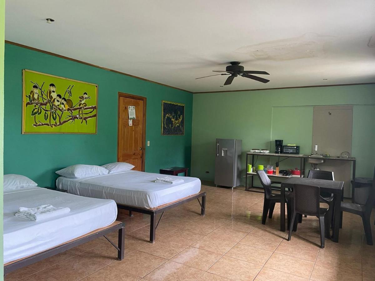 Be My Guest Cabinas Puerto Viejo de Talamanca Exterior photo