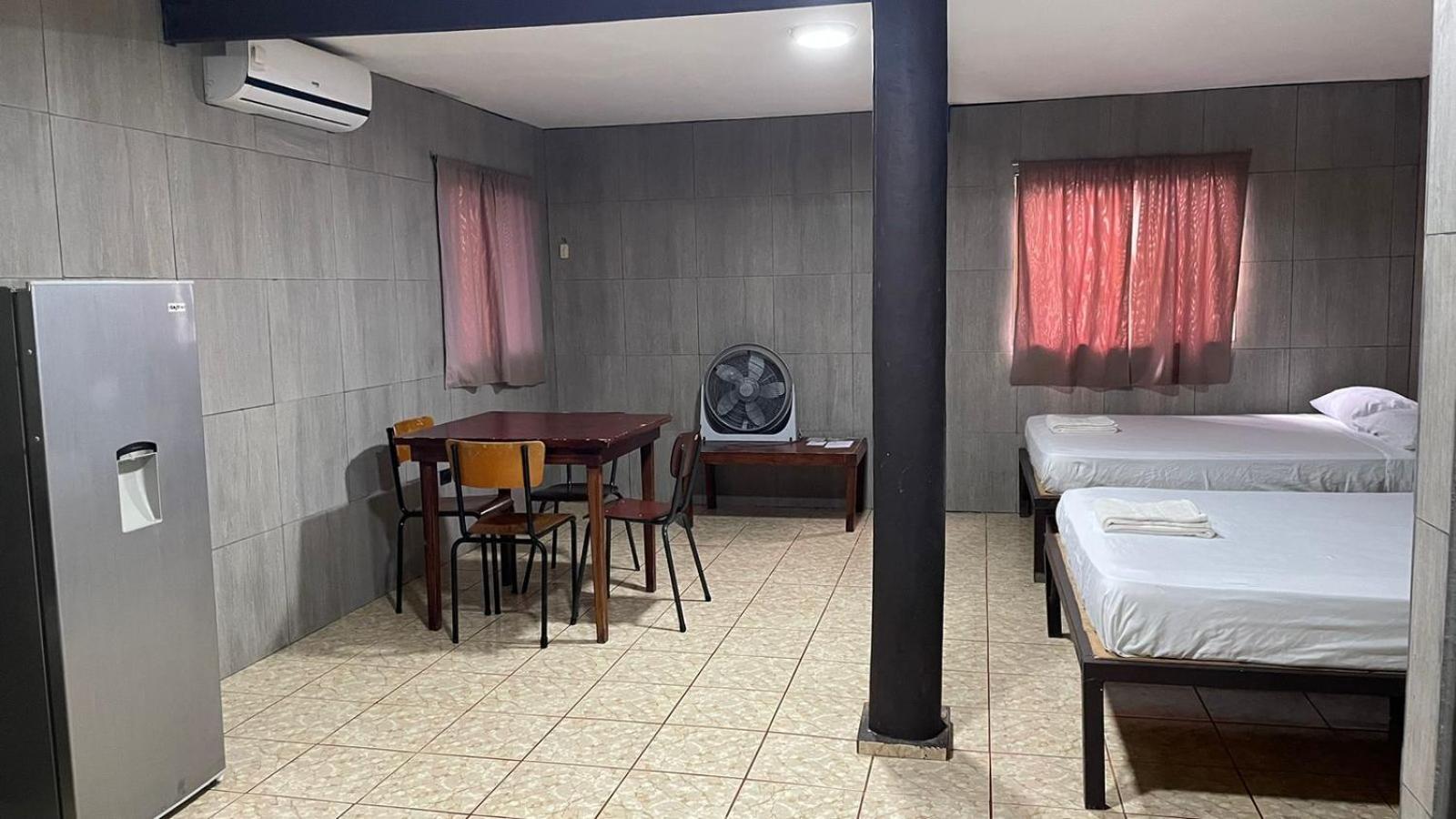 Be My Guest Cabinas Puerto Viejo de Talamanca Exterior photo